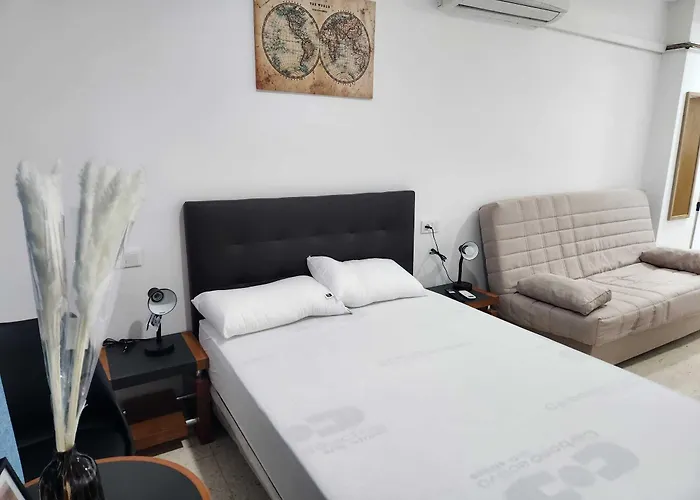 招待所 Costablanca 3*